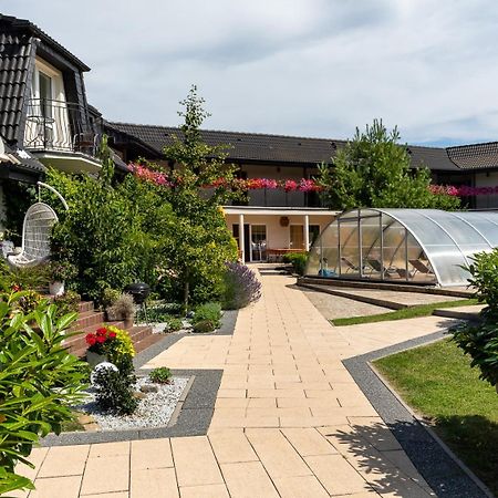 Perla Baltyku Hotel Пустково Екстериор снимка