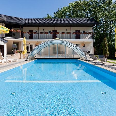 Perla Baltyku Hotel Пустково Екстериор снимка