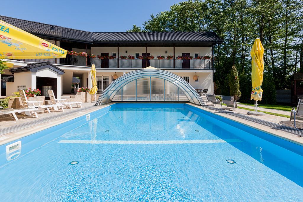 Perla Baltyku Hotel Пустково Екстериор снимка